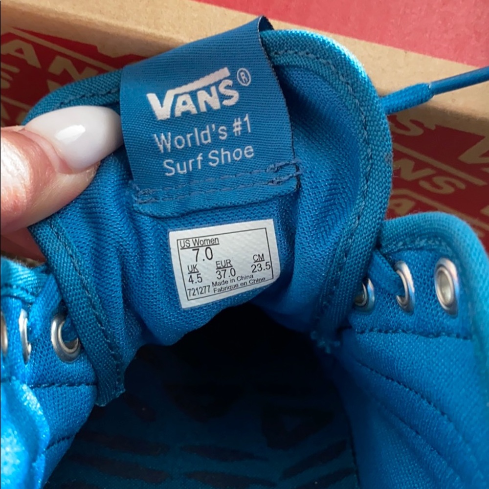 • Vans • - Picture 6 of 8